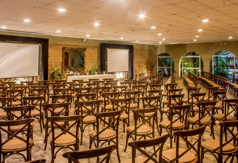 Sala para eventos sociais e corporativos em Guaratinguetá, Vale do Paraíba.