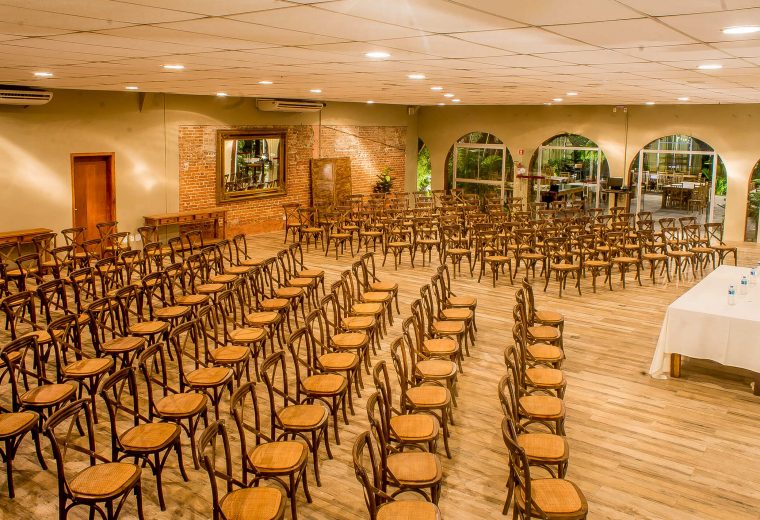 Sala para eventos sociais e corporativos em Guaratinguetá, Vale do Paraíba.